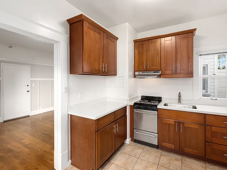 929 Pine Street — Photo 9