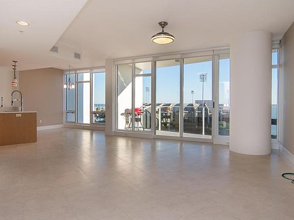 5th image of 175 1st St S APT 606