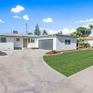 887 N Manor St, Tulare, CA, 93274