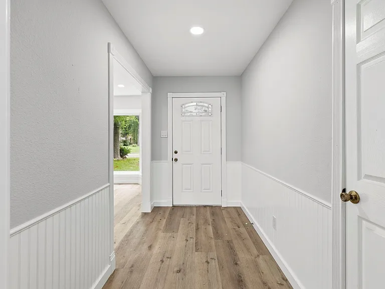 15215 Parkville Dr — Photo 28