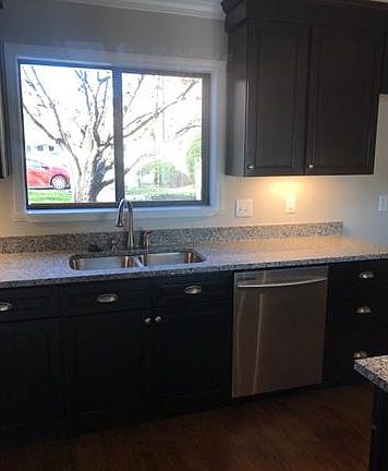 2nd image of 419 E Broad St APT D1