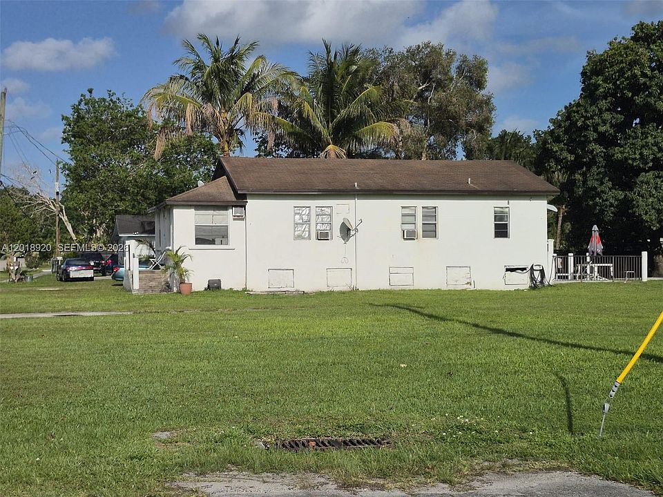1st image of 1880 NW 111th St