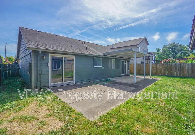 16404 NE 67th St — Photo 39