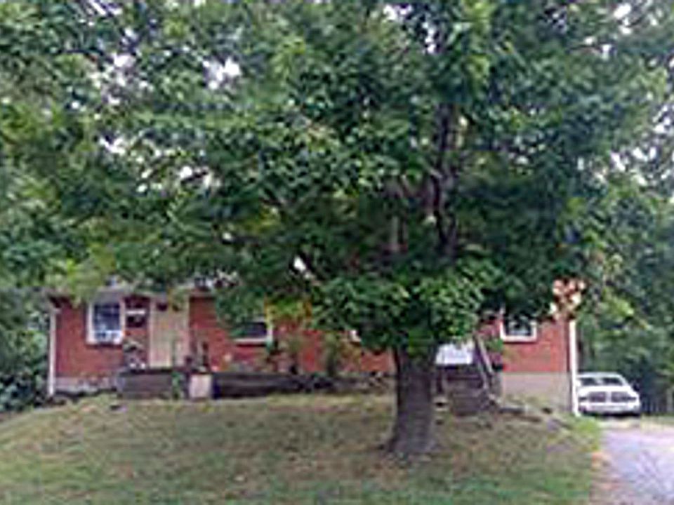1st image of 1857 Chatsworth Dr APT B