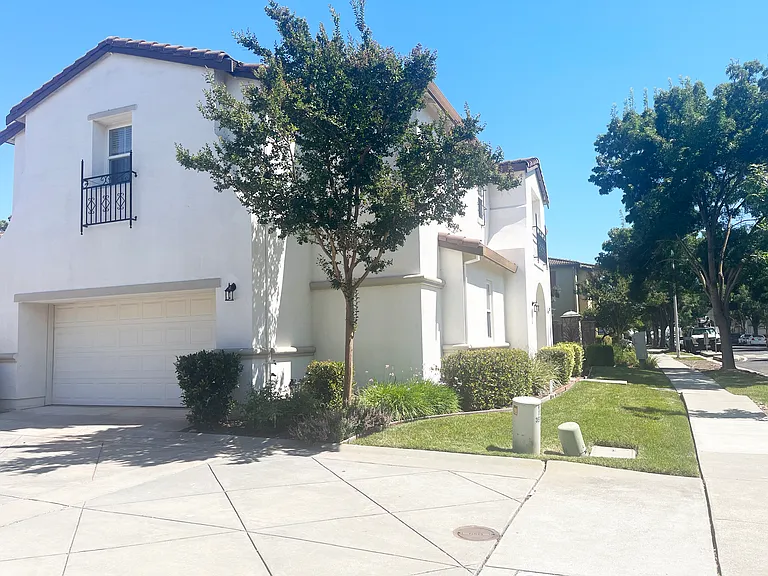 3973 Martis St — Photo 3