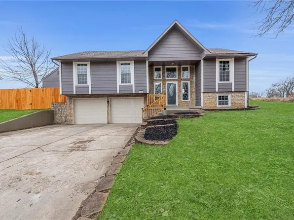 5717 Locust Ave, Kansas City, KS 66106