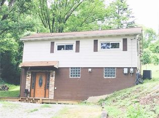 3041 Universal Rd, Pittsburgh, PA 15235