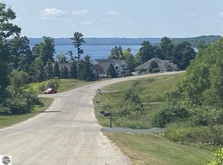 9641 Rolling Ridge Dr, Traverse City, MI 49686