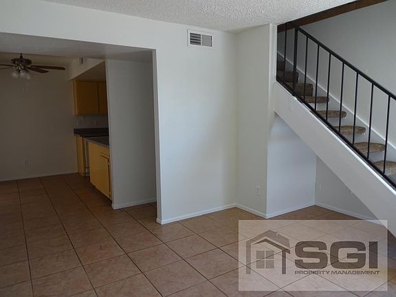 2nd image of 1432 E Knoll Cir #101