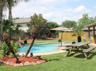 3009 Meadow Bay Dr, Dickinson, TX 77539