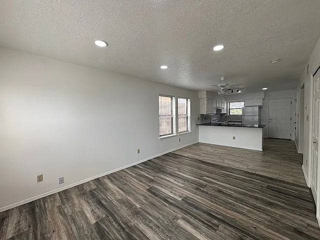 2 bed, 900 sqft, $1,750 — Photo 3