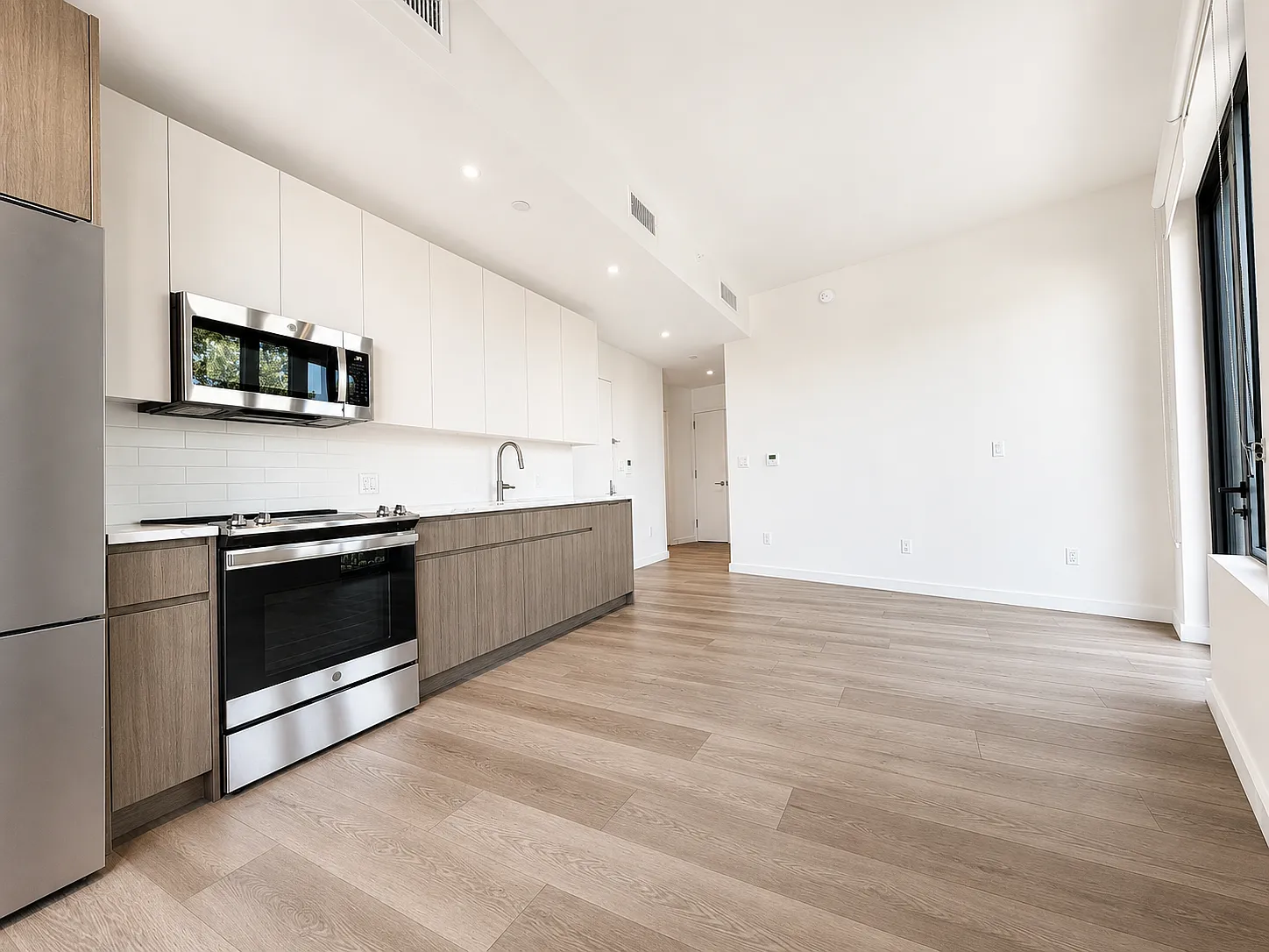 55 Dash Place — Photo 3