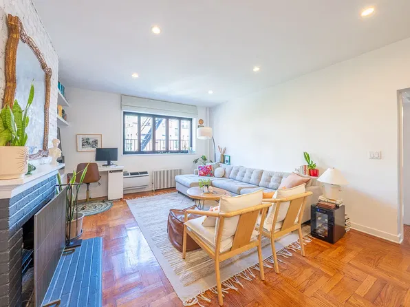 210 Avenue Of The Americas APT 5A, New York, NY 10014