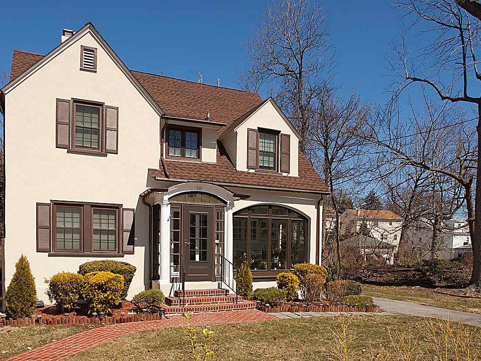 1st image of 111 Hillcrest Ave