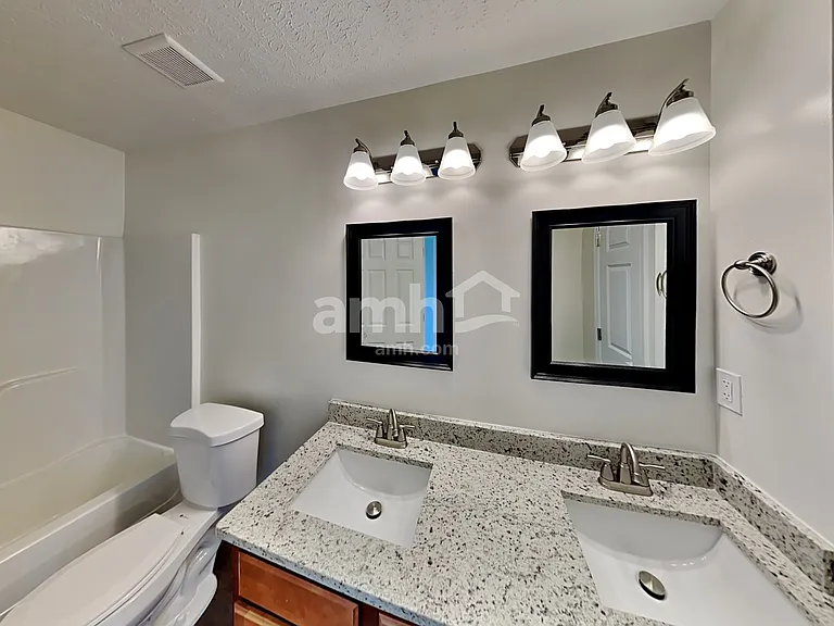 305 Schoolhouse Ct — Photo 11