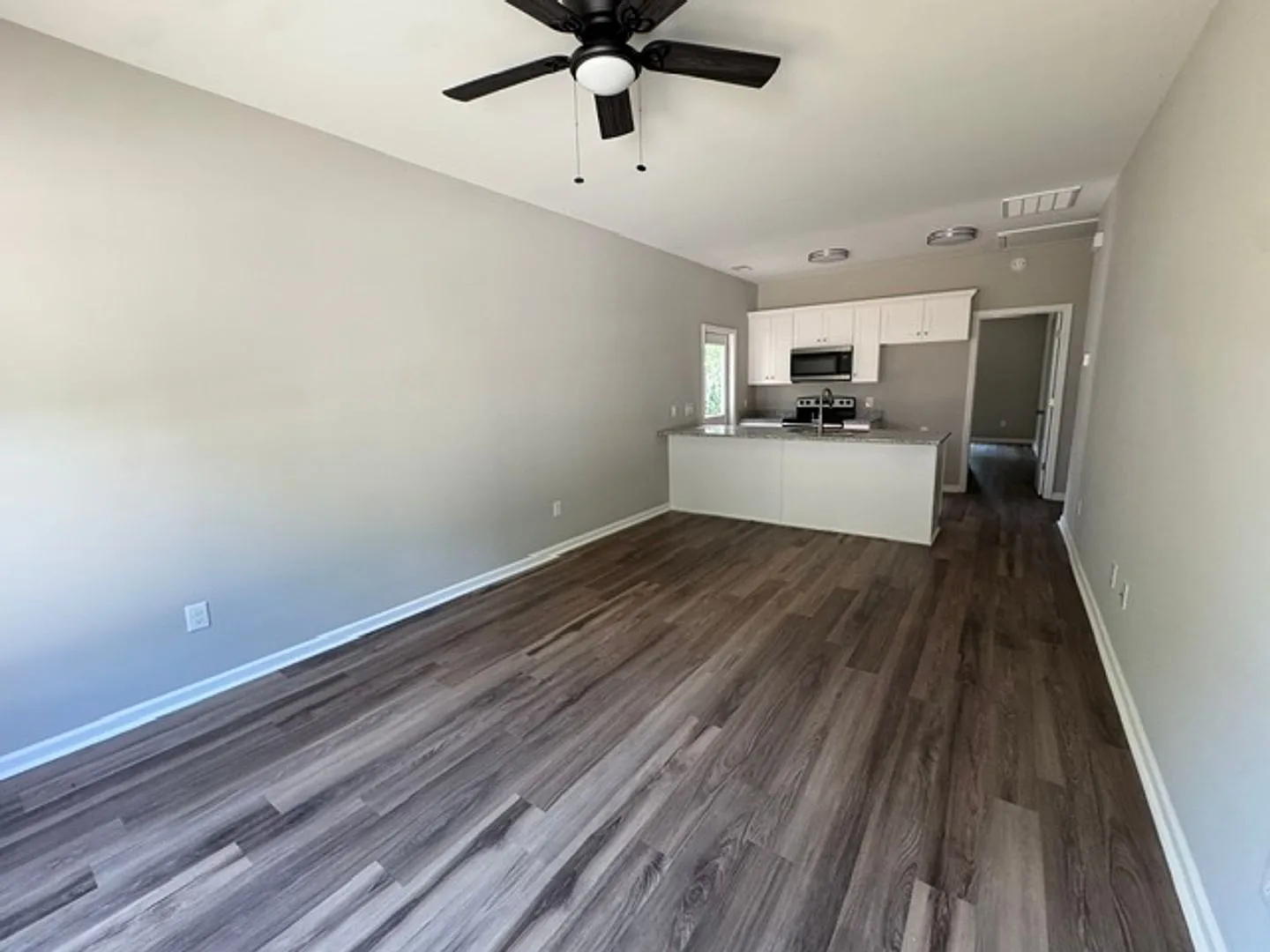 228 East Render Street — Photo 2