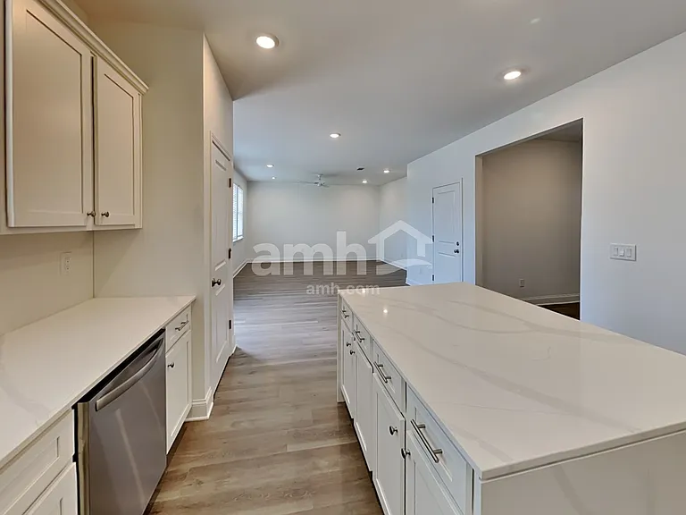 50 Hickory Pointe Rd — Photo 4