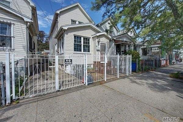1st image of 14823 Linden Blvd