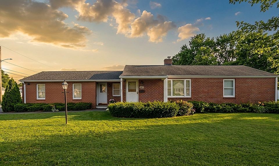 1st image of 309 Island Pond Rd