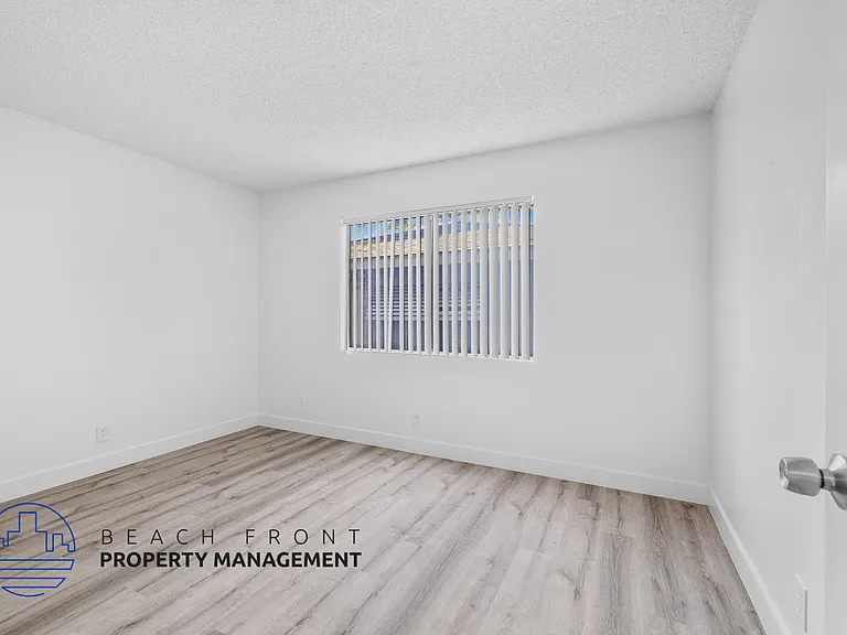 2315 Earl Avenue — Photo 6