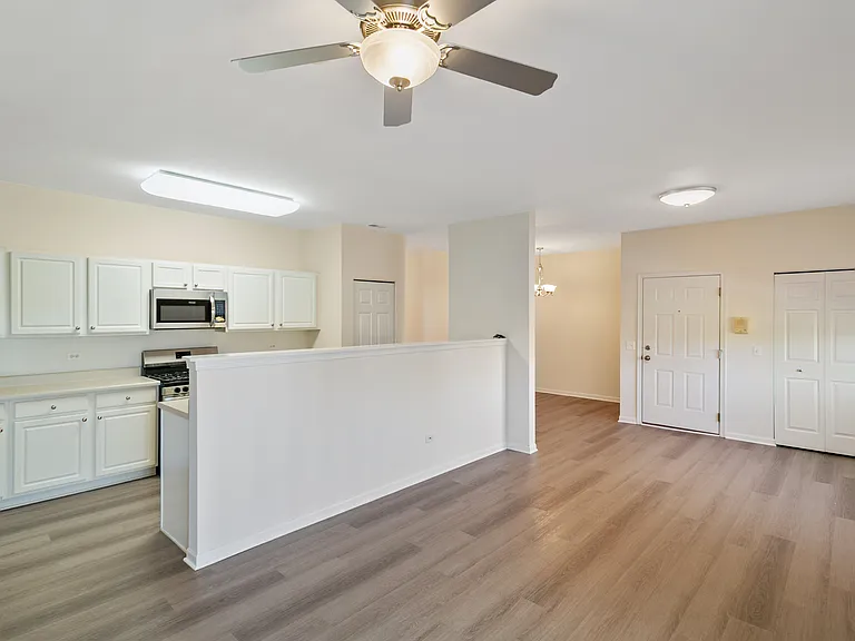 1161 Mount Vernon Dr — Photo 4
