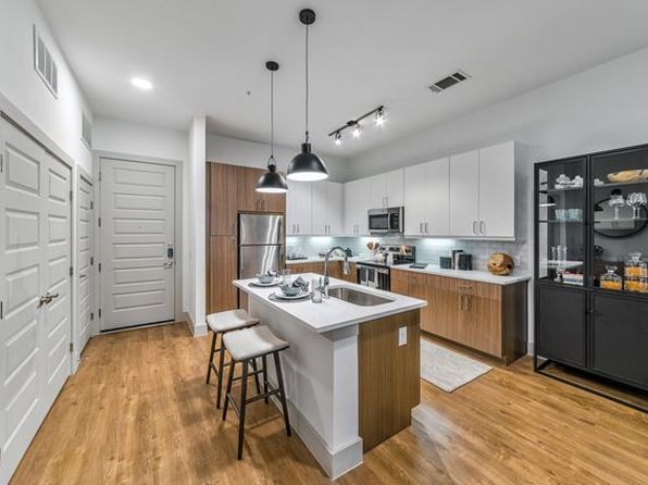 400 S Hall St #147
