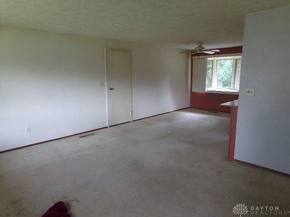 2nd image of 2774 Latonia Ave