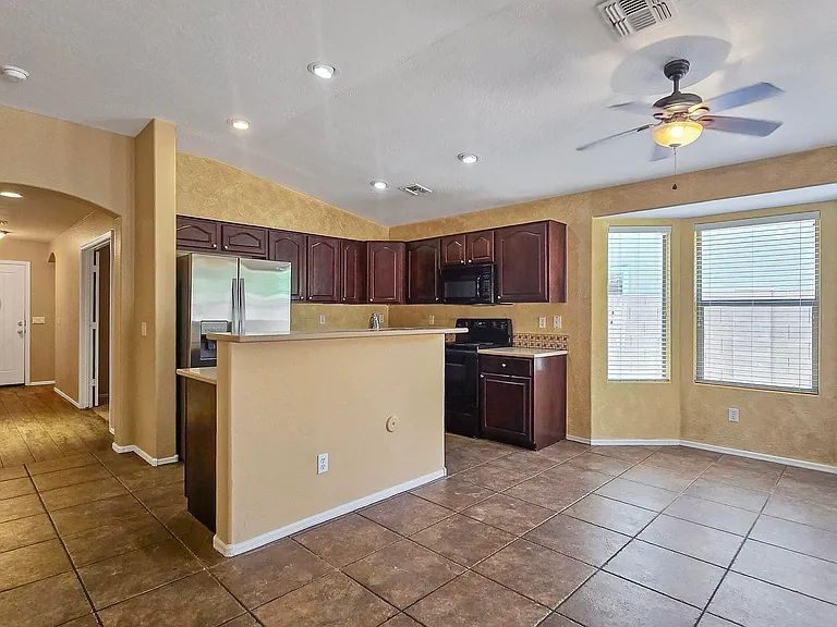 14082 W Rosewood Dr — Photo 6