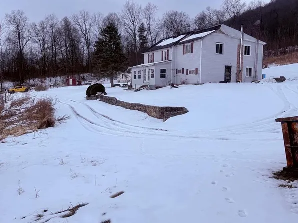 875 R And D Ln, McConnellsburg, PA 17233