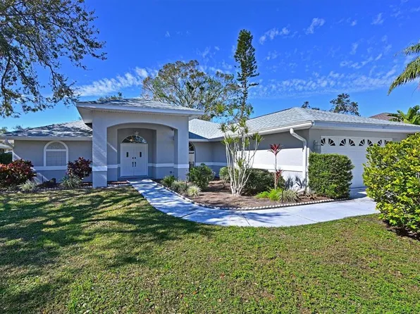 3267 Crystal Lakes Ct, Sarasota, FL 34235