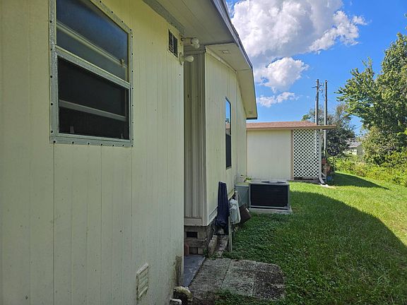 3rd image of 6737 Strawberry Dr #470
