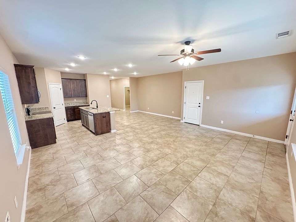 1st image of 127 Canales Cir