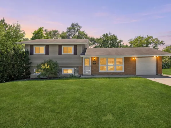 1680 Highland Blvd, Hoffman Estates, IL 60169