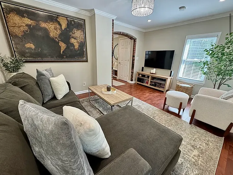 8 McKay Ln — Photo 16