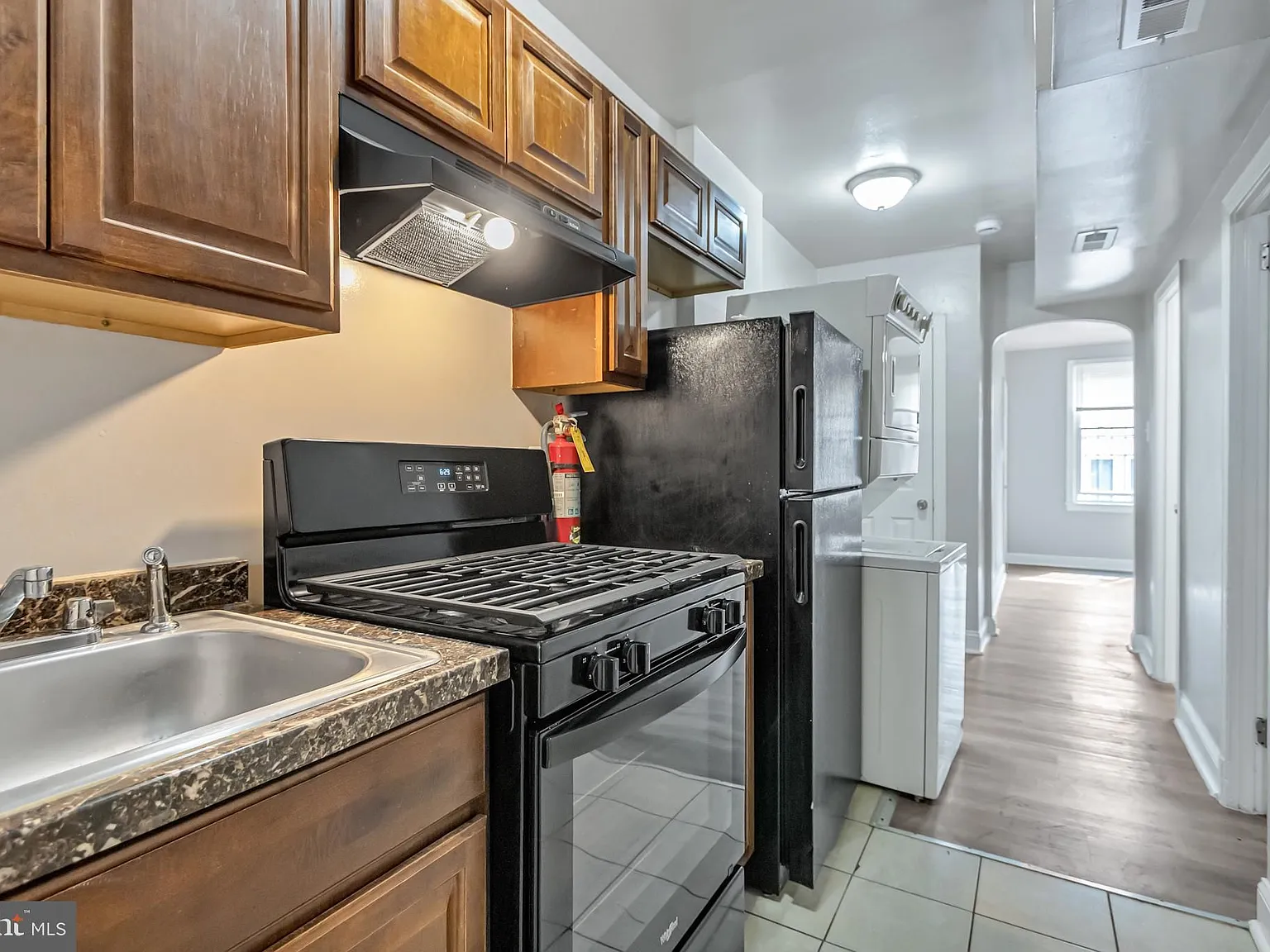 2 bed, 1.0 bath, 750 sqft, $2,800 — Photo 3