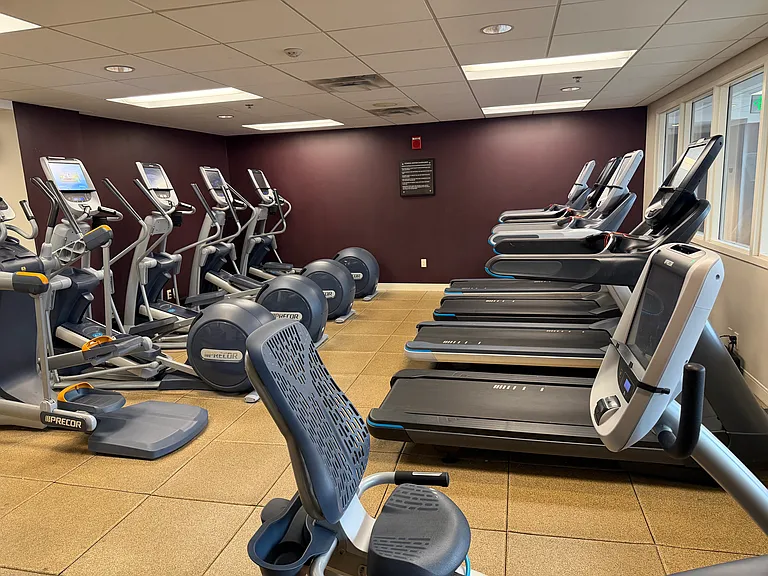 24/7 gym on site available to tennants