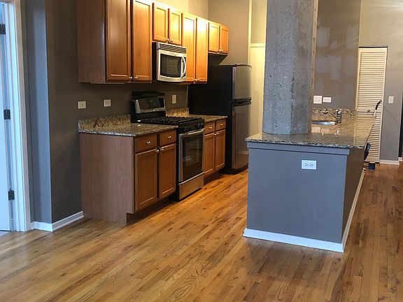 3rd image of 1735 N Paulina St APT 317
