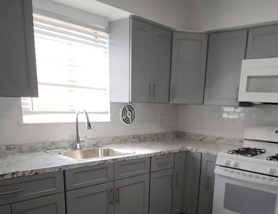 2nd image of 1604 Mahan Ave #2