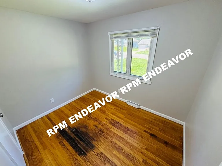 10052 Lilac Ave — Photo 15