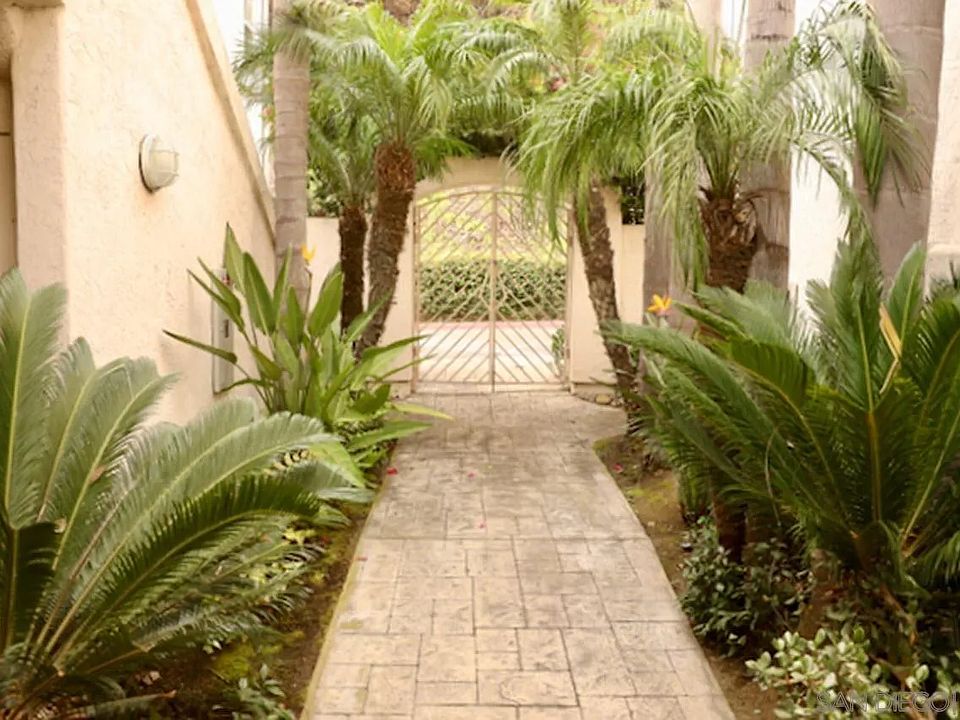 1st image of 2862 Torrey Pines Rd