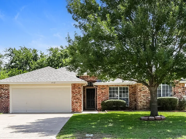 1512 Fern Dr — Photo 1