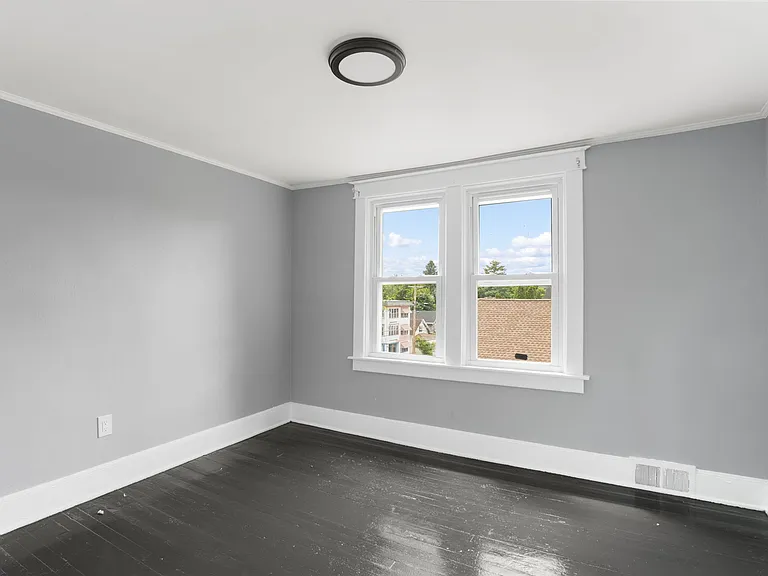 190 Saint Charles St #3 — Photo 4
