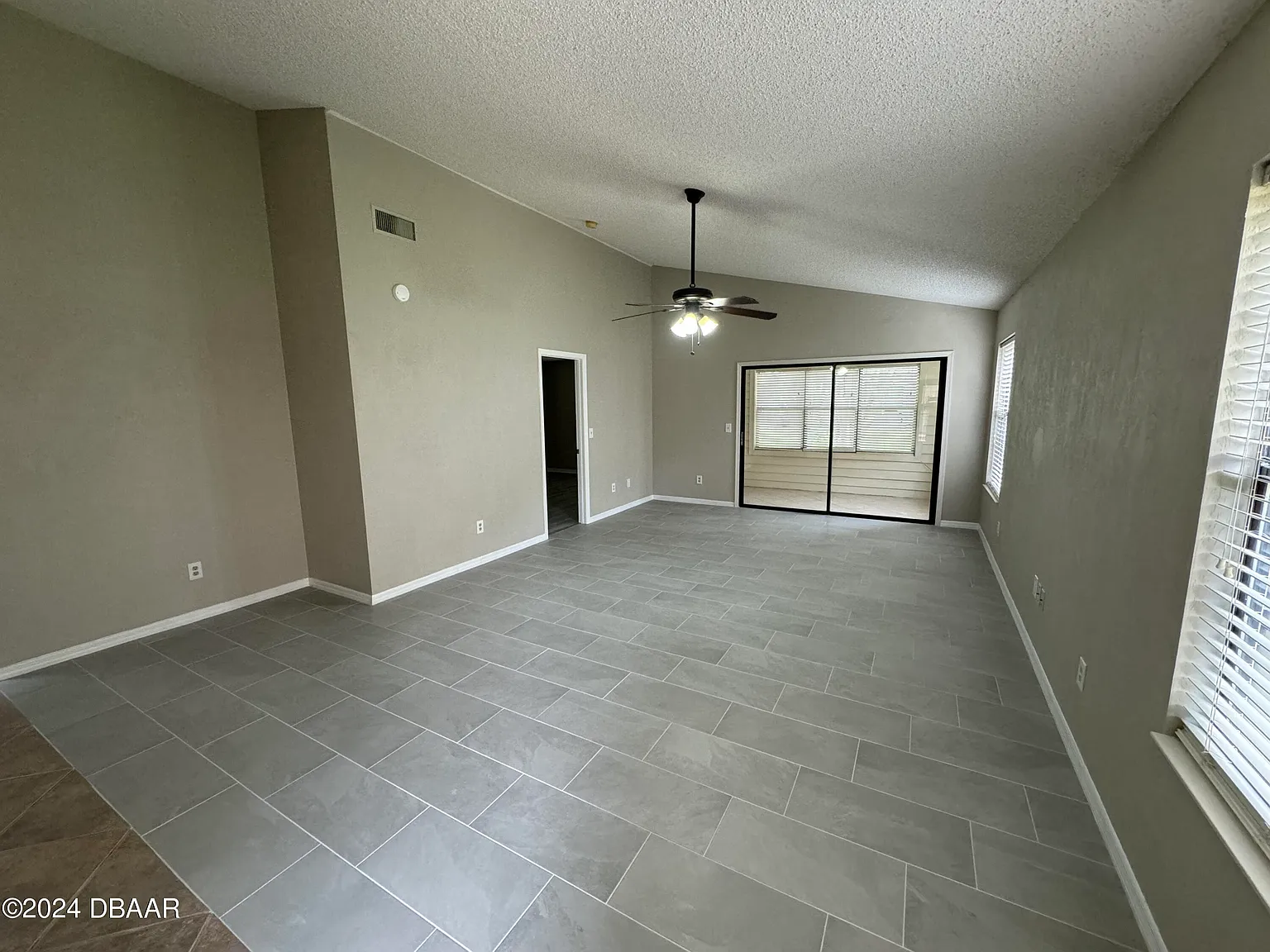 3 bed, 2.0 bath, 1585 sqft, $2,350 — Photo 2