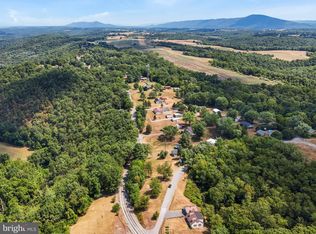 Tollgate Rdg, Hancock, MD 21750