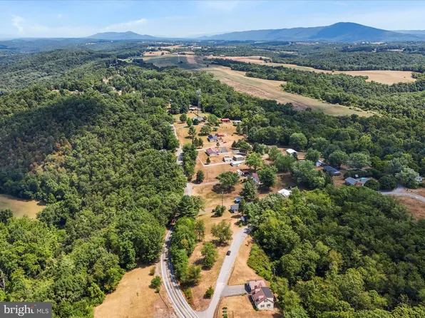 Tollgate Rdg, Hancock, MD 21750