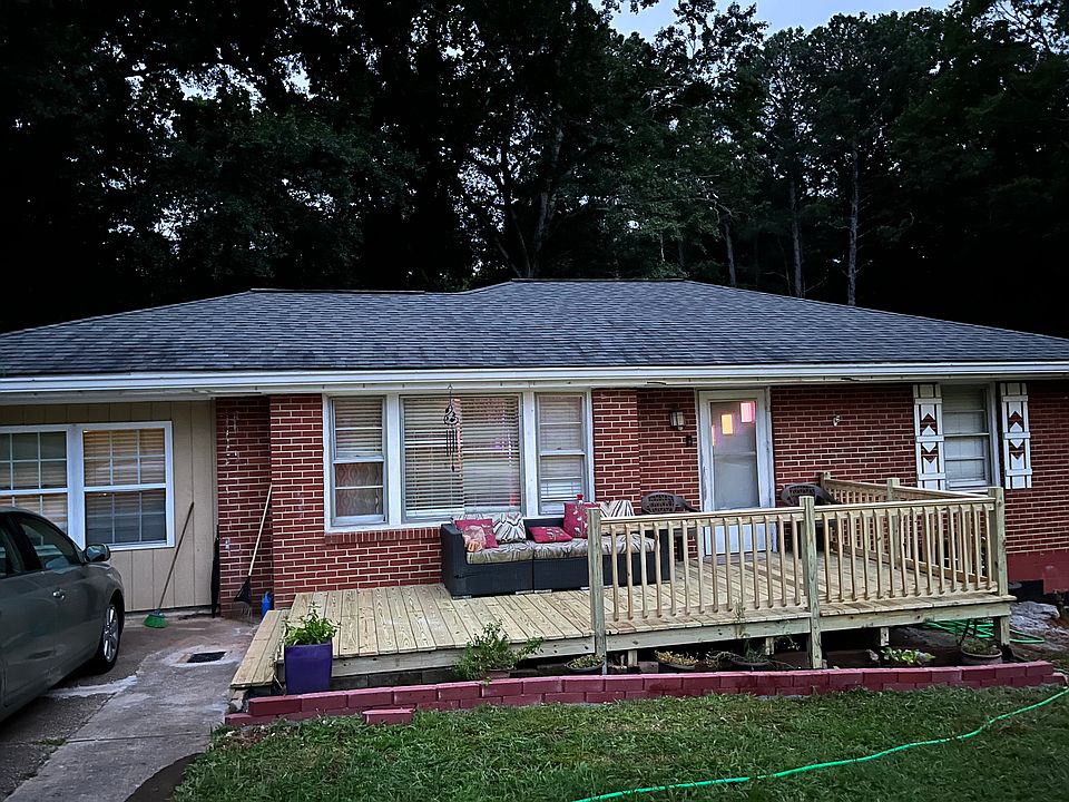 1st image of 316 Scott Dr SE