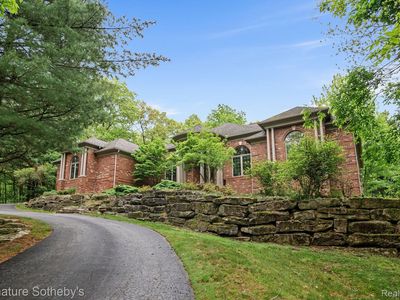 3967 Harmony Hills Dr, Oxford, MI, 48370
