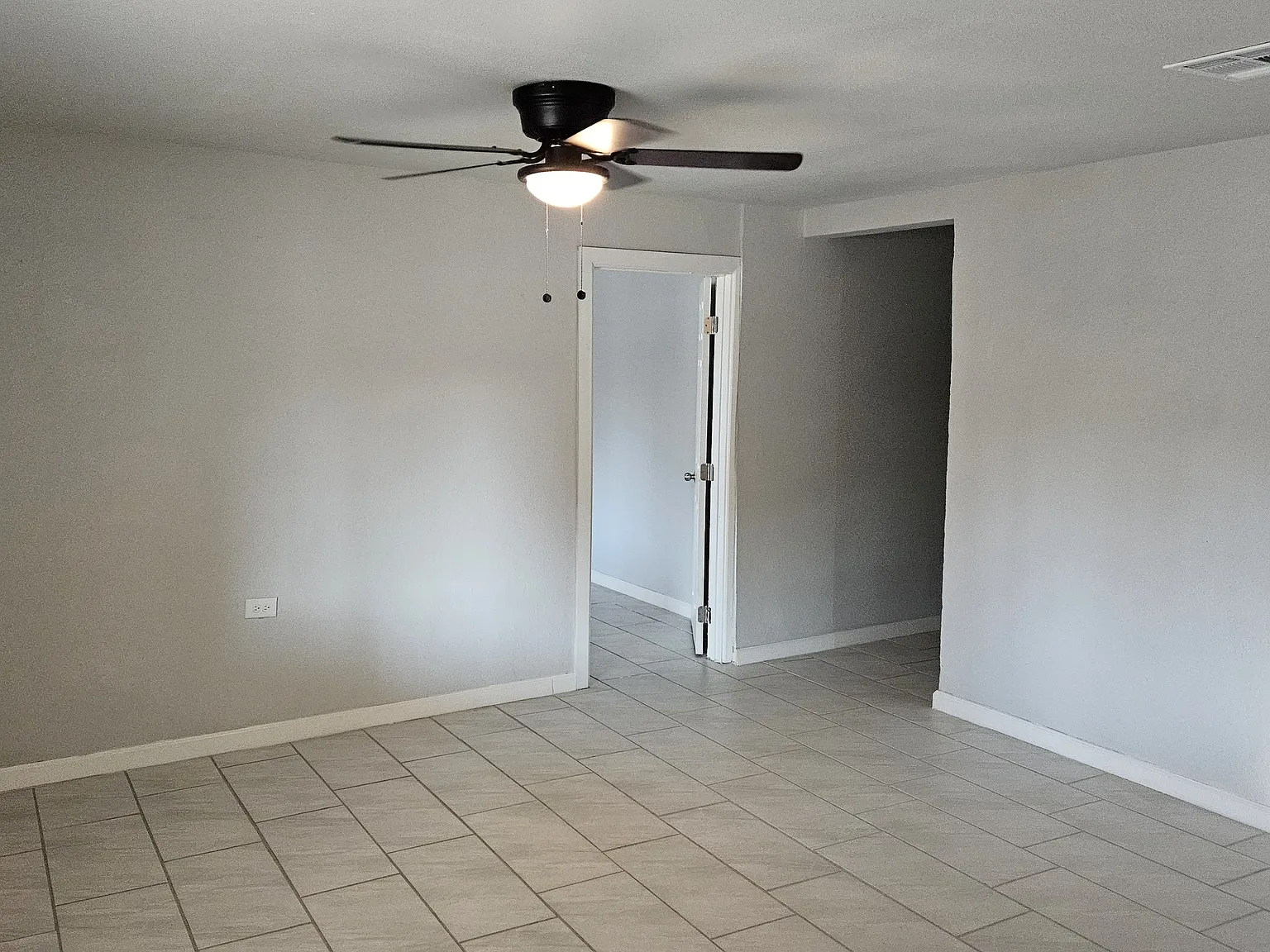 2 bed, 807 sqft, $1,050 — Photo 3