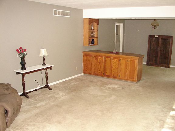 3rd image of 27361 Charles St