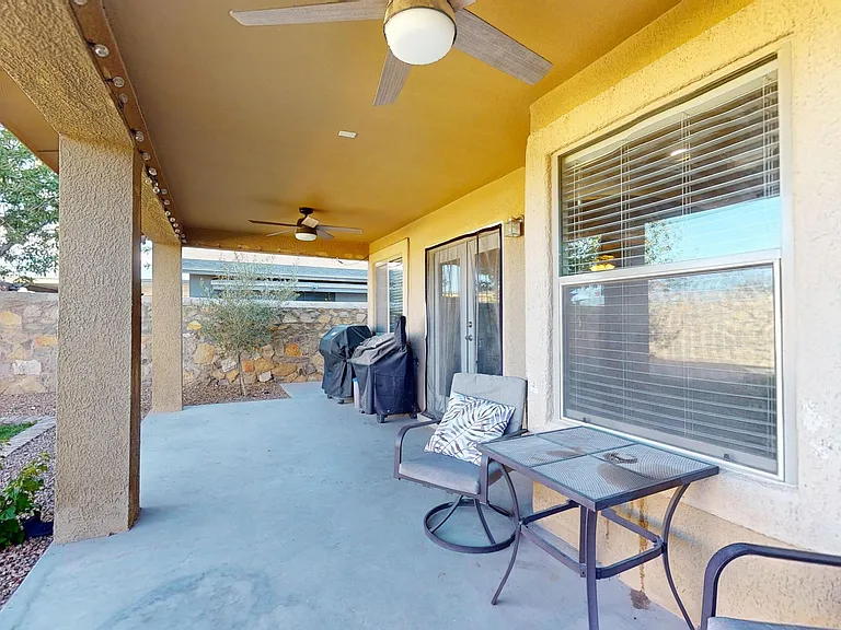 3249 Emerald Point Dr — Photo 35